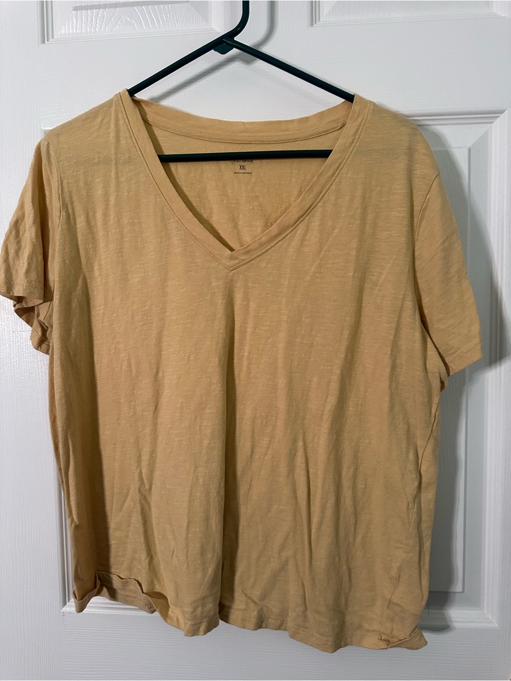 a.n.a V-Neck Short Sleeve Tee in Tan